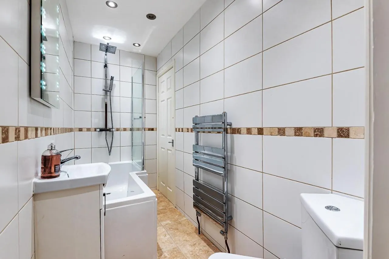 Locket Studio - Cosy Apartment With Balcony York 0*,