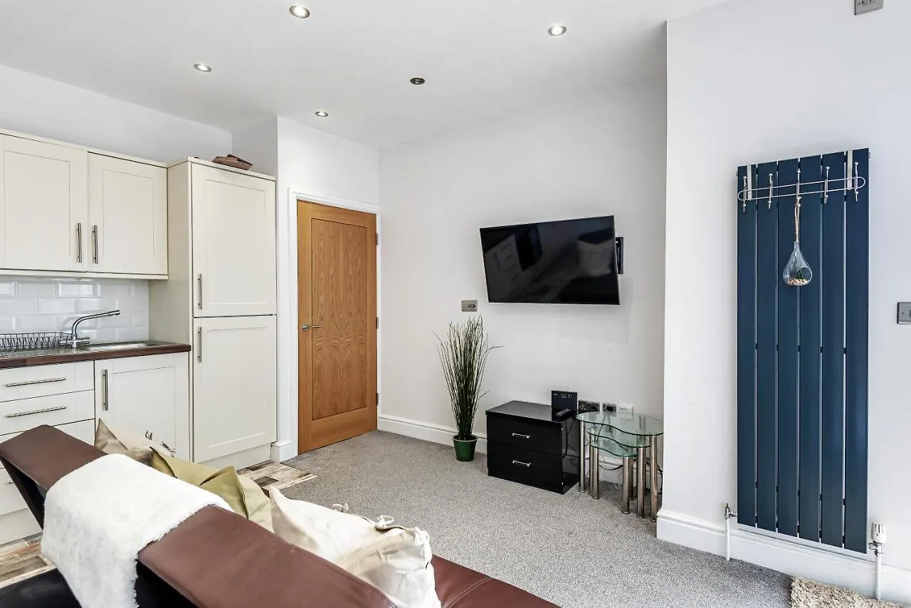 Locket Studio - Cosy Apartment With Balcony York 0*,  United Kingdom