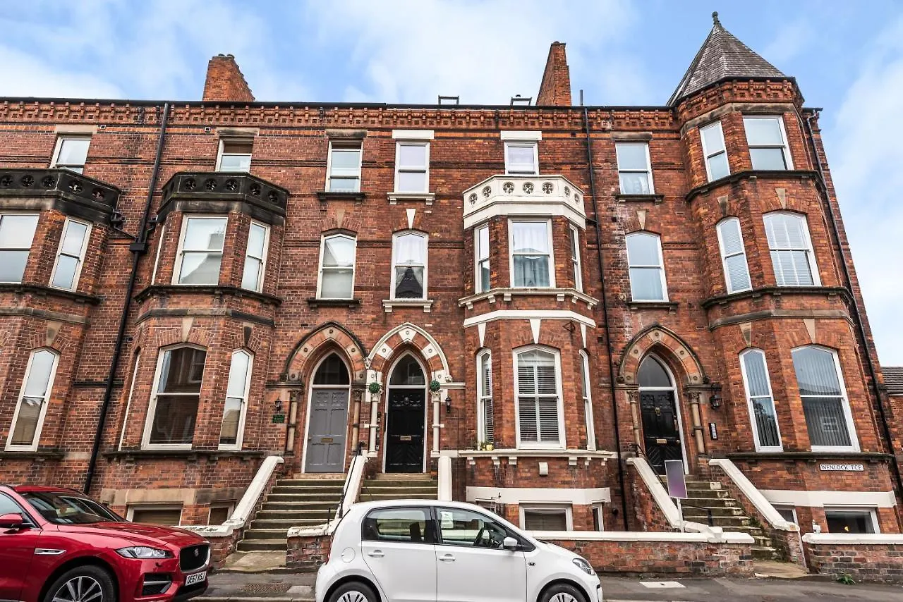 Locket Studio - Cosy Apartment With Balcony York