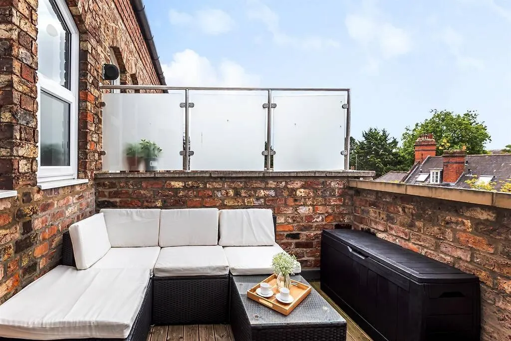 Locket Studio - Cosy Apartment With Balcony York