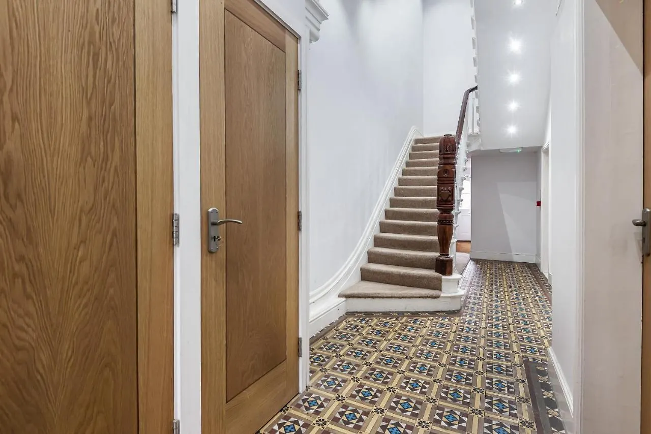 Locket Studio - Cosy Apartment With Balcony يورك